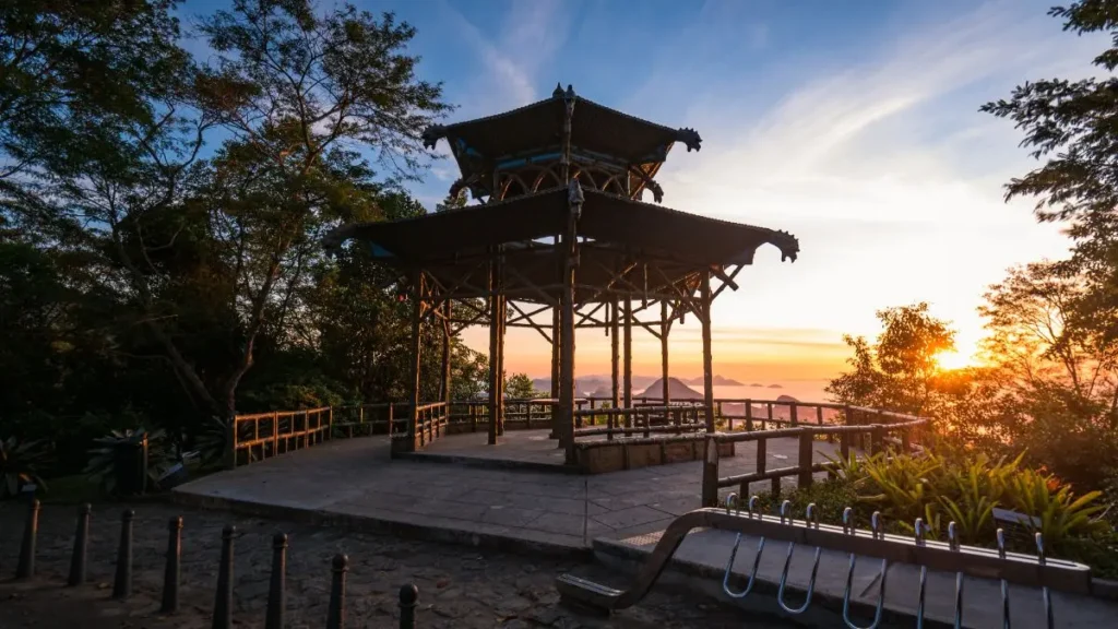 Vista Chinesa: mirante rápido com vista completa do Rio.